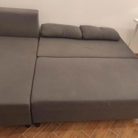 Nice Room With 2 Shared Bathrooms ,Wc , 2Km To Old Town -100M From Metro Szwedzka ワルシャワ エクステリア 写真