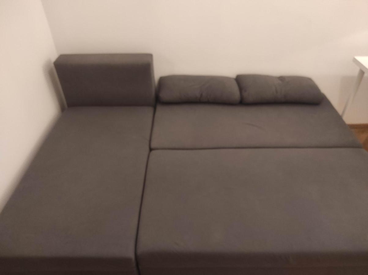 Nice Room With 2 Shared Bathrooms ,Wc , 2Km To Old Town -100M From Metro Szwedzka ワルシャワ エクステリア 写真