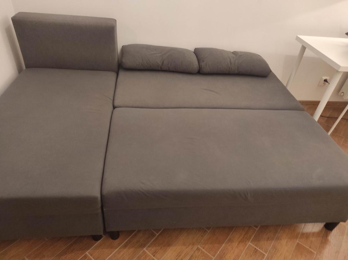 Nice Room With 2 Shared Bathrooms ,Wc , 2Km To Old Town -100M From Metro Szwedzka ワルシャワ エクステリア 写真